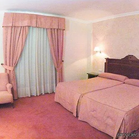 Acosta Vetonia 3* אלמנדראלחו