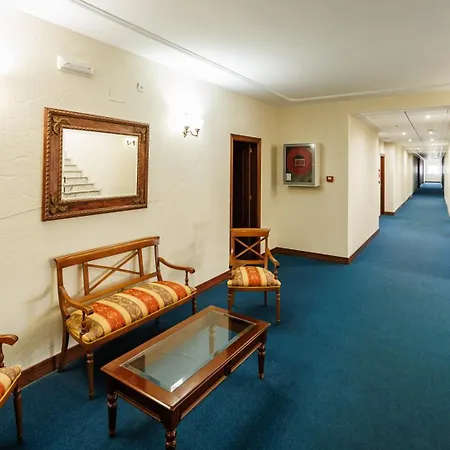 Acosta Vetonia מלון 3*