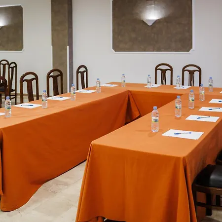 Acosta Vetonia מלון אלמנדראלחו